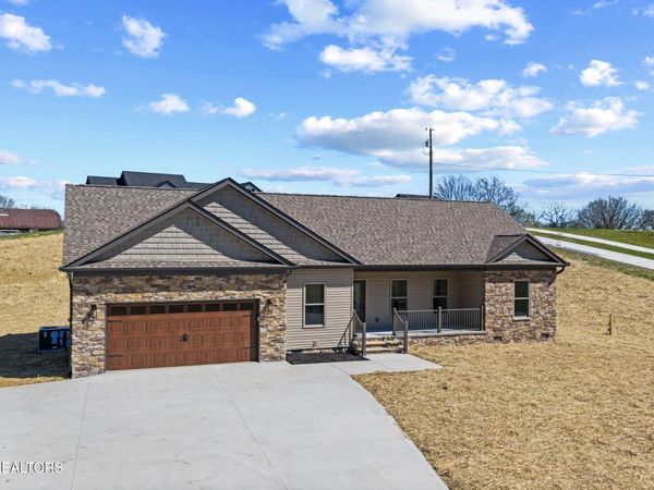 380 Hillvale Road, Clinton, TN 37716