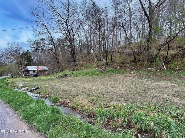 Cave Springs Rd, LaFollette, TN 37766