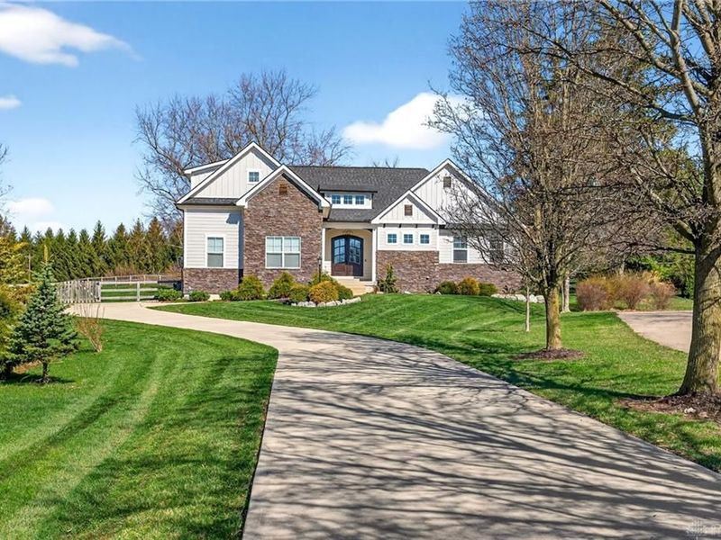 7425 Stoneham Circle, Clearcreek Township, OH 45066 Photo 2