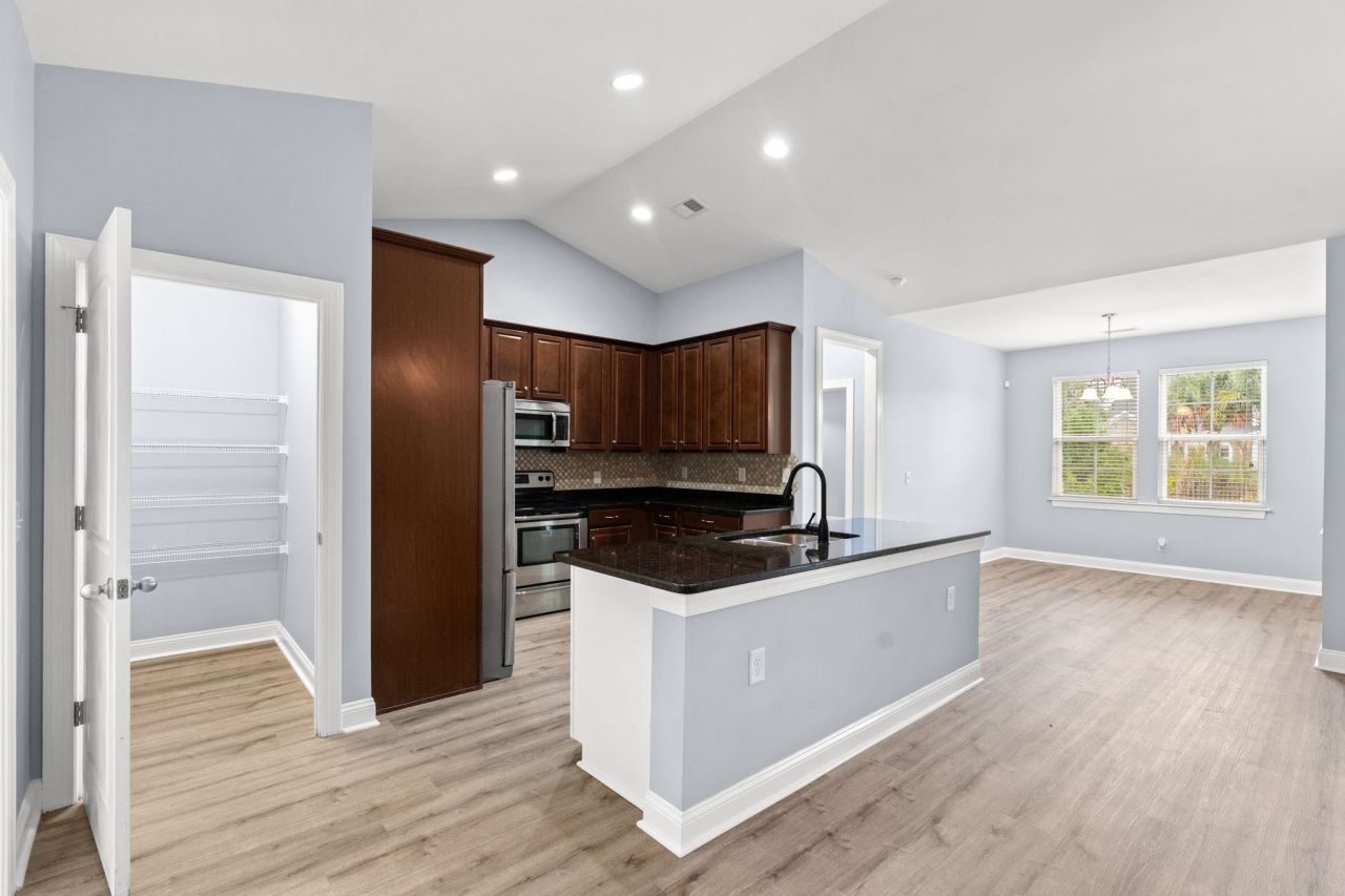 1514 Osage Dr.  Photo 4