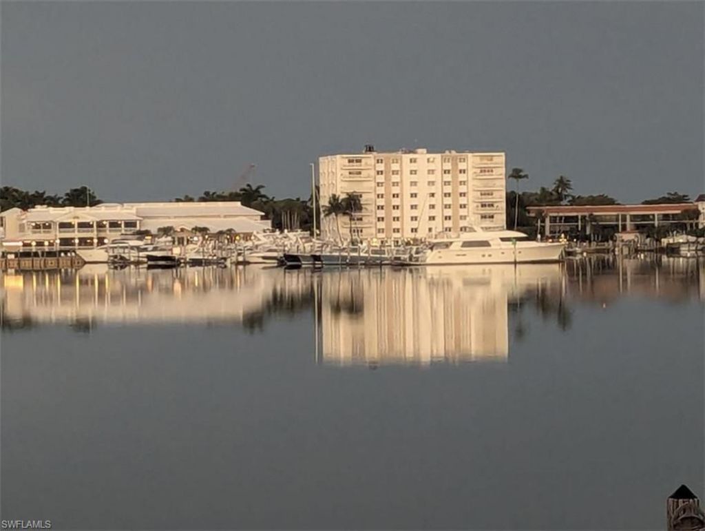 1535 Dolphin Ln, Naples, FL 34102 Photo