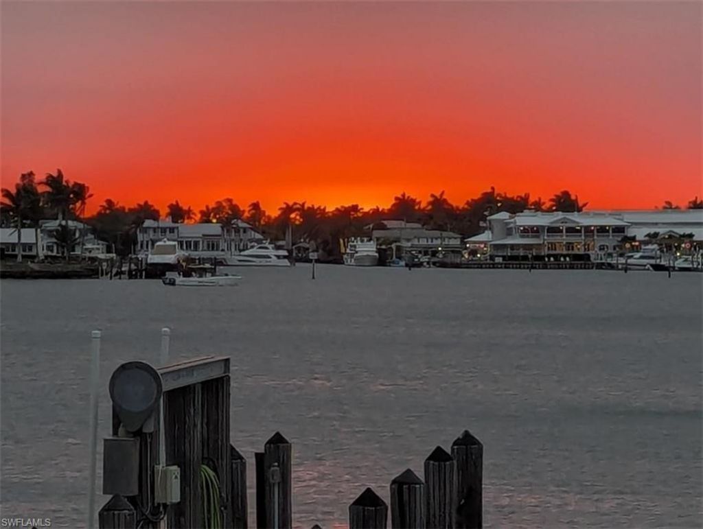 1535 Dolphin Ln, Naples, FL 34102 Photo