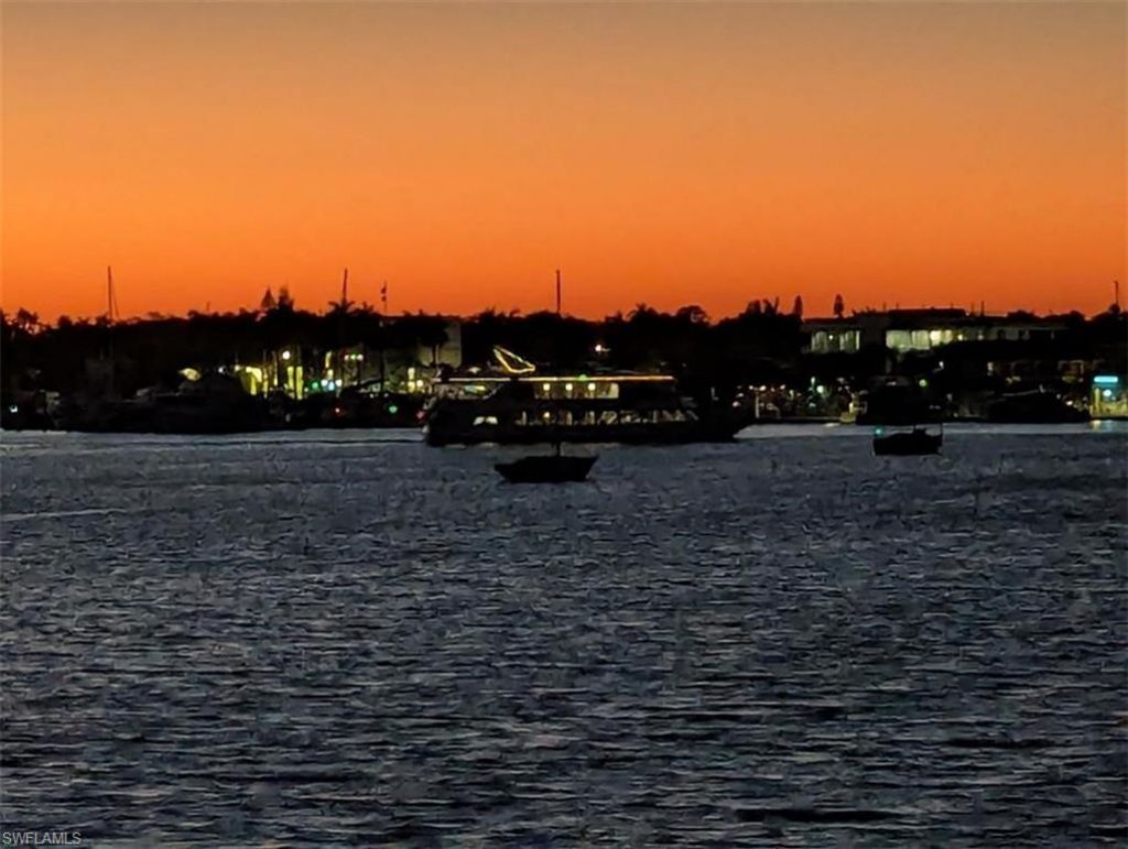 1535 Dolphin Ln, Naples, FL 34102 Photo