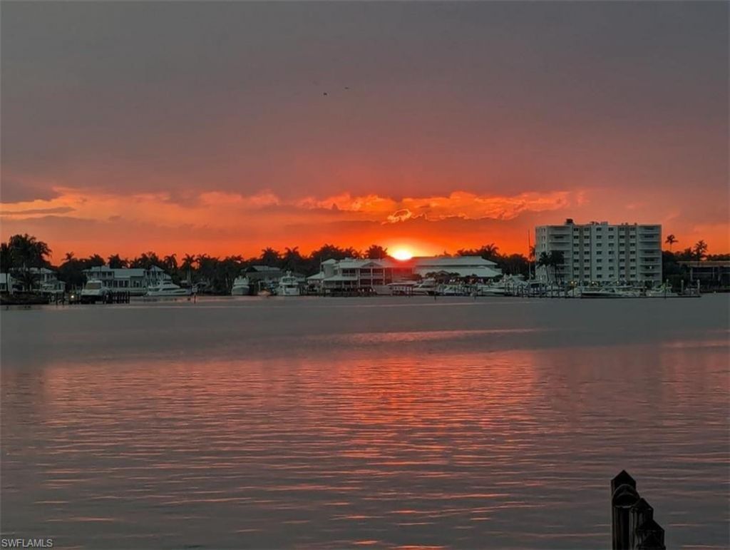 1535 Dolphin Ln, Naples, FL 34102 Photo