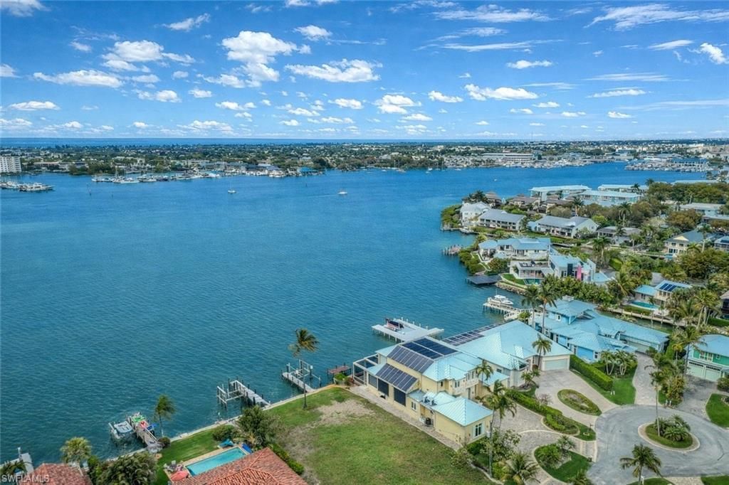 1535 Dolphin Ln, Naples, FL 34102 Photo