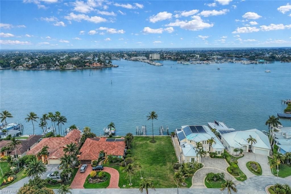 1535 Dolphin Ln, Naples, FL 34102 Photo