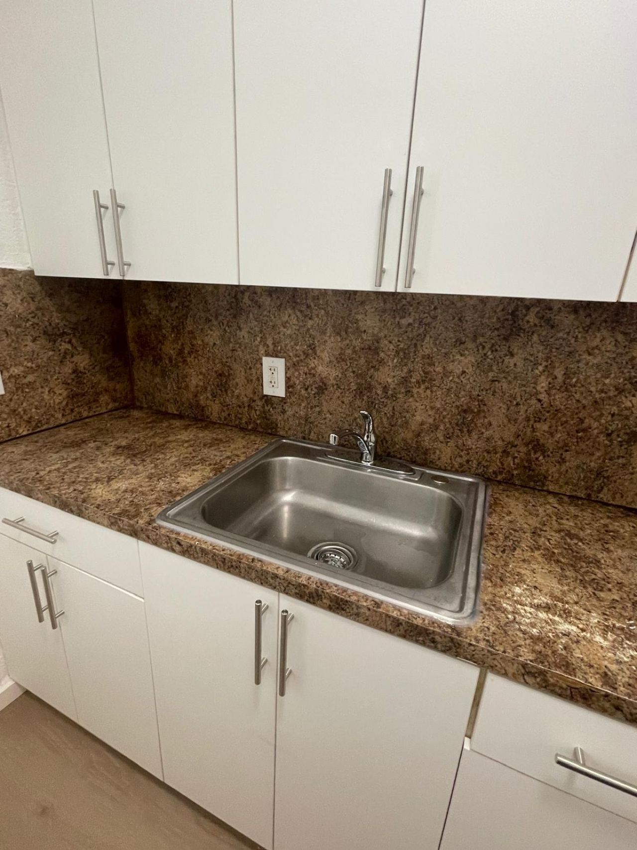 6910 Byron Avenue, Unit 3, Miami Beach, FL 33141 Photo