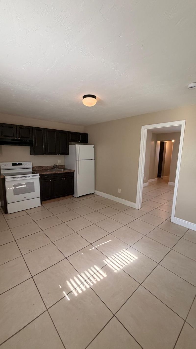 752 Martin Luther King Junior Boulevard, Unit Apt 5, Riviera Beach, FL 33404 Photo