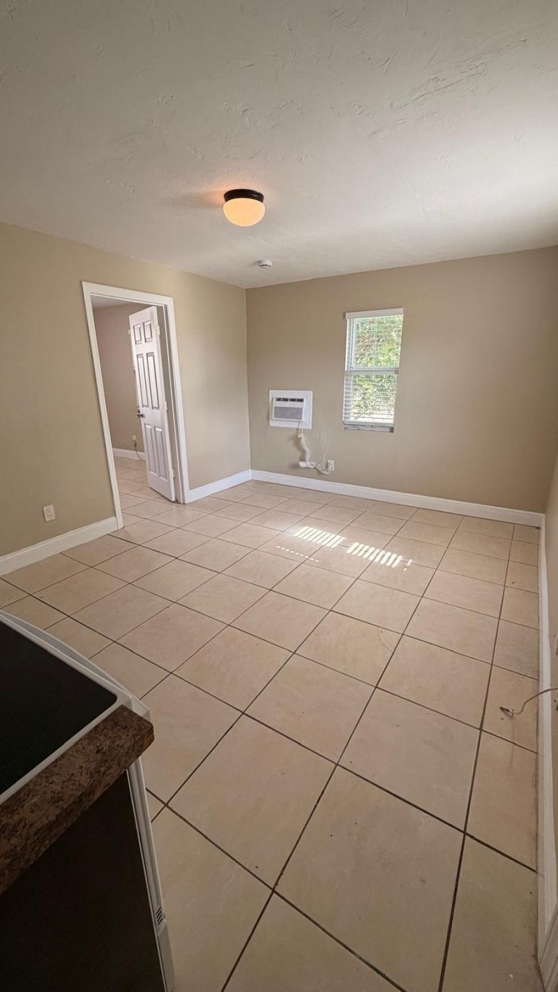 752 Martin Luther King Junior Boulevard, Unit Apt 5, Riviera Beach, FL 33404 Photo