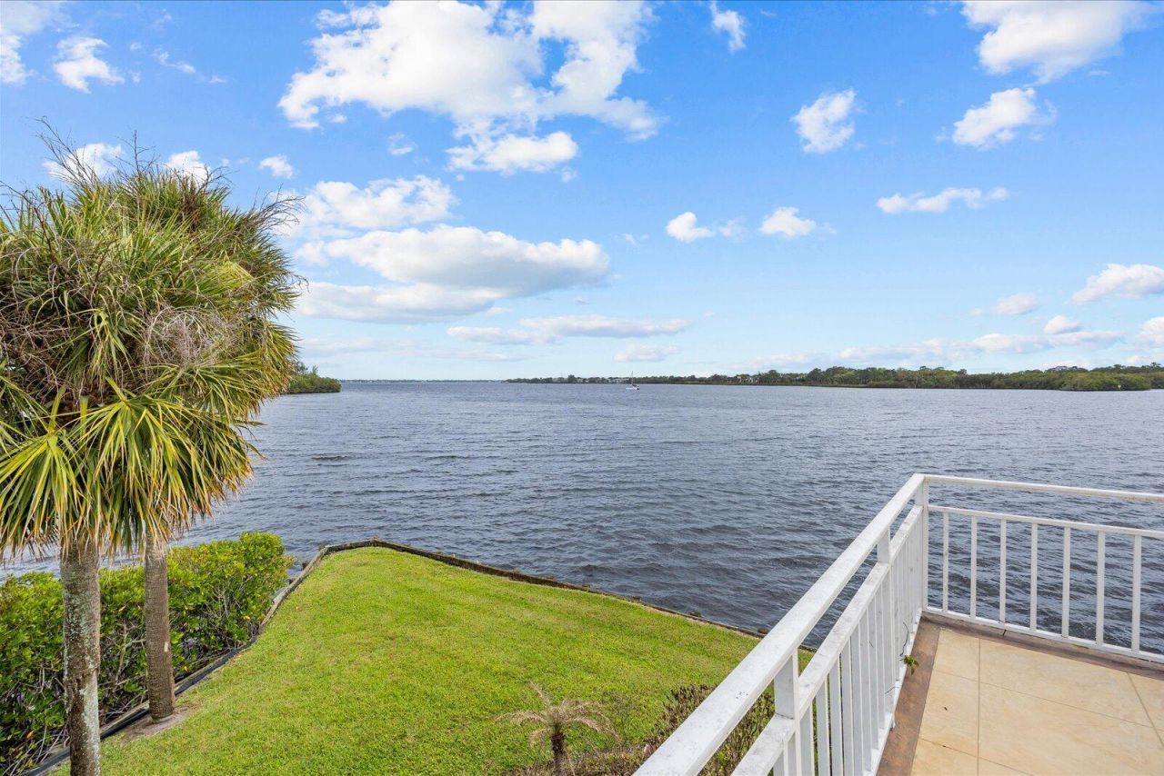 12198 SE Riverbend Lane, Port Saint Lucie, FL 34984 Photo