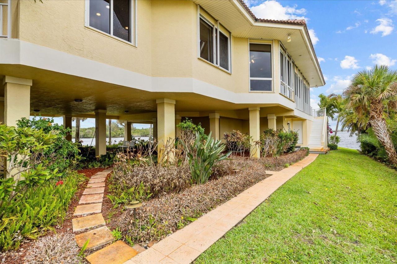 12198 SE Riverbend Lane, Port Saint Lucie, FL 34984 Photo