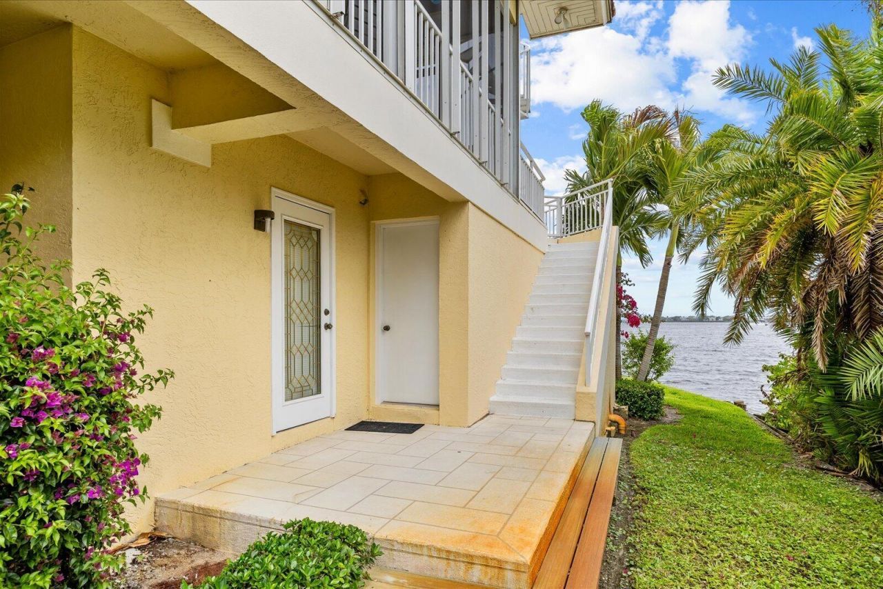 12198 SE Riverbend Lane, Port Saint Lucie, FL 34984 Photo