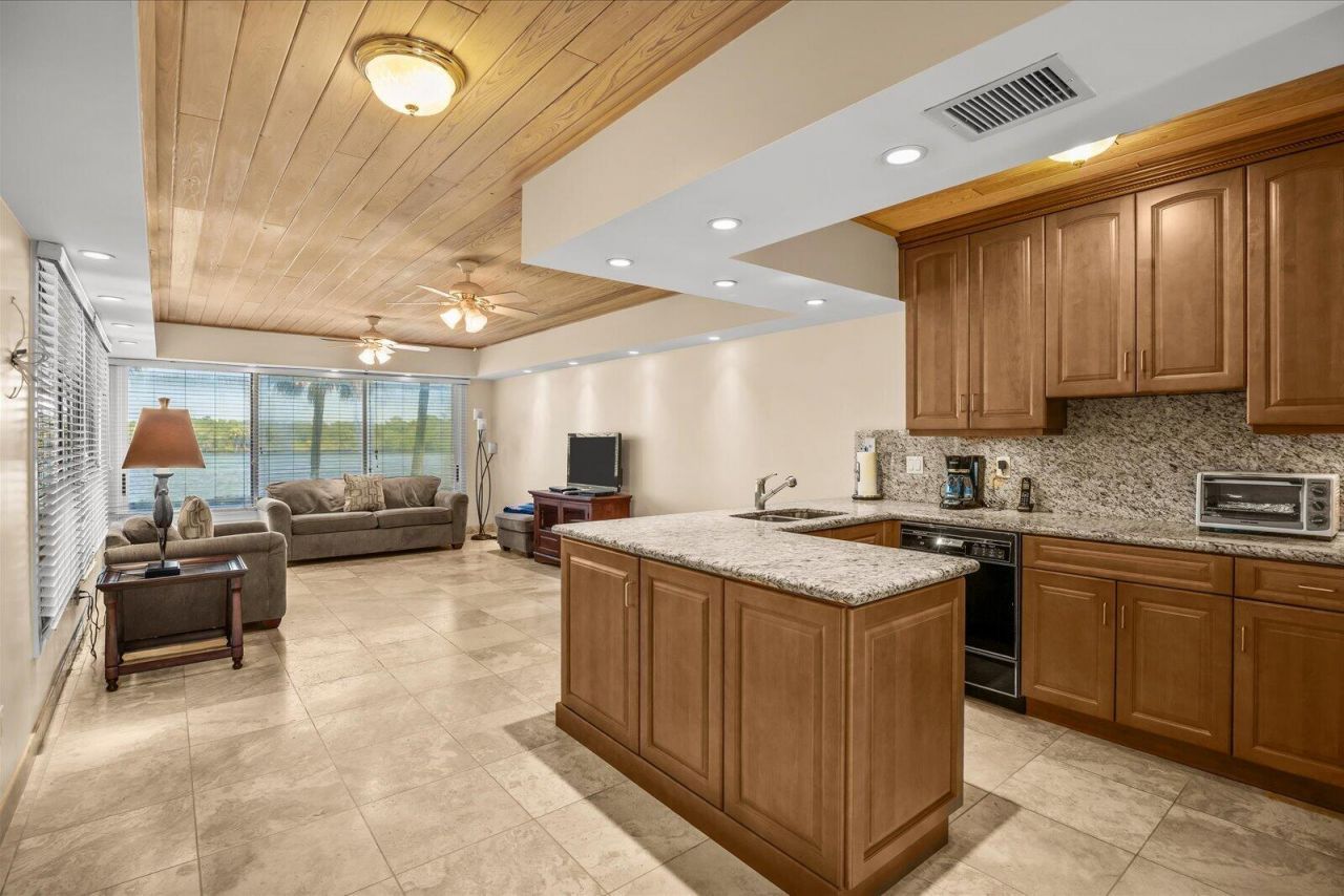 12198 SE Riverbend Lane, Port Saint Lucie, FL 34984 Photo