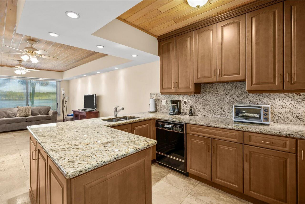 12198 SE Riverbend Lane, Port Saint Lucie, FL 34984 Photo