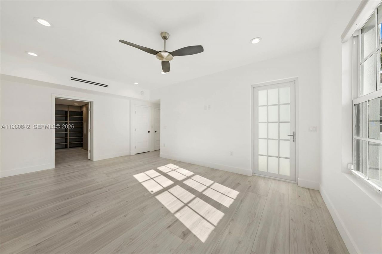 4491 Prairie Ave, Miami Beach, FL 33140 Photo