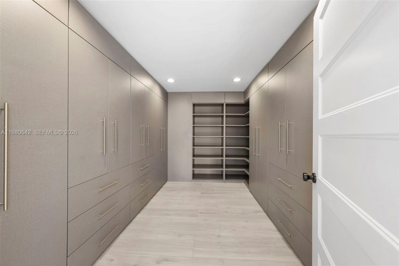 4491 Prairie Ave, Miami Beach, FL 33140 Photo