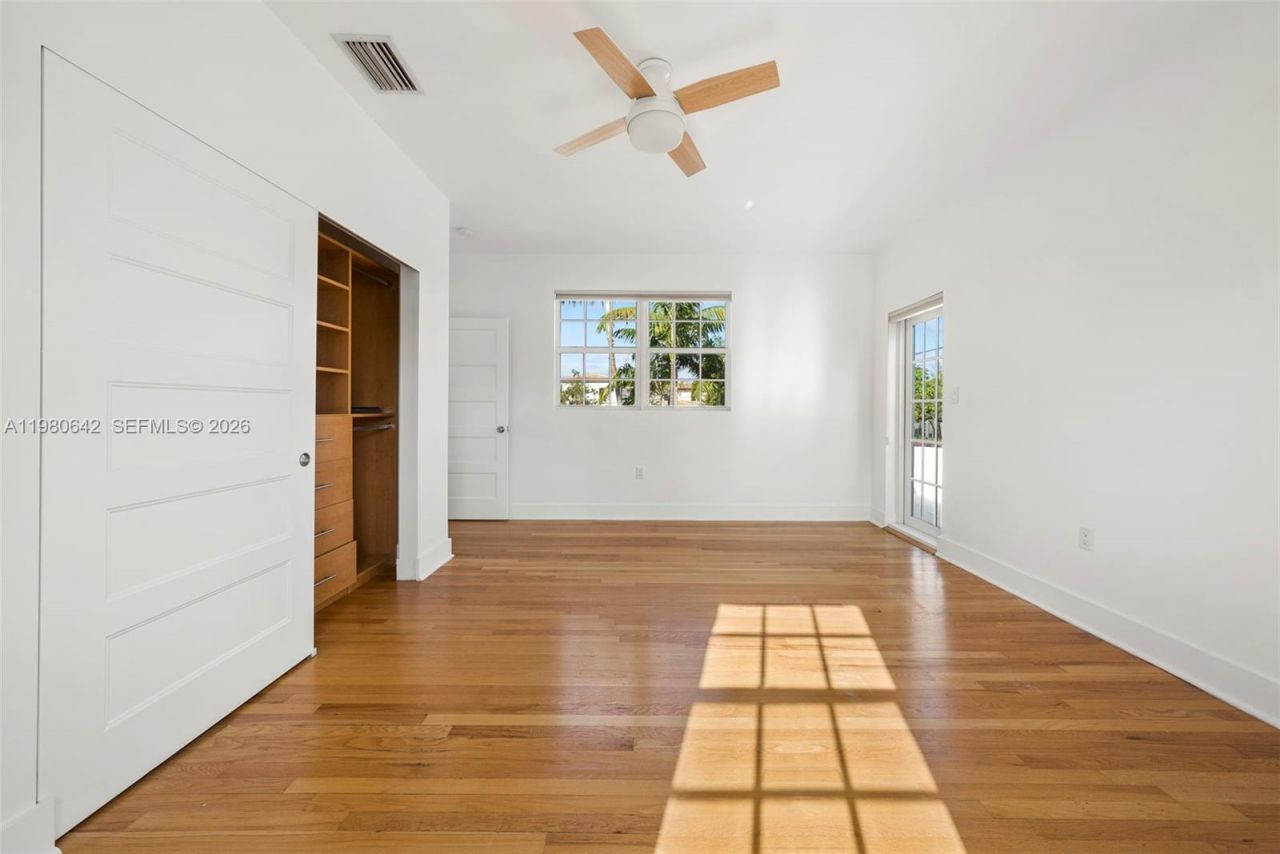 4491 Prairie Ave, Miami Beach, FL 33140 Photo