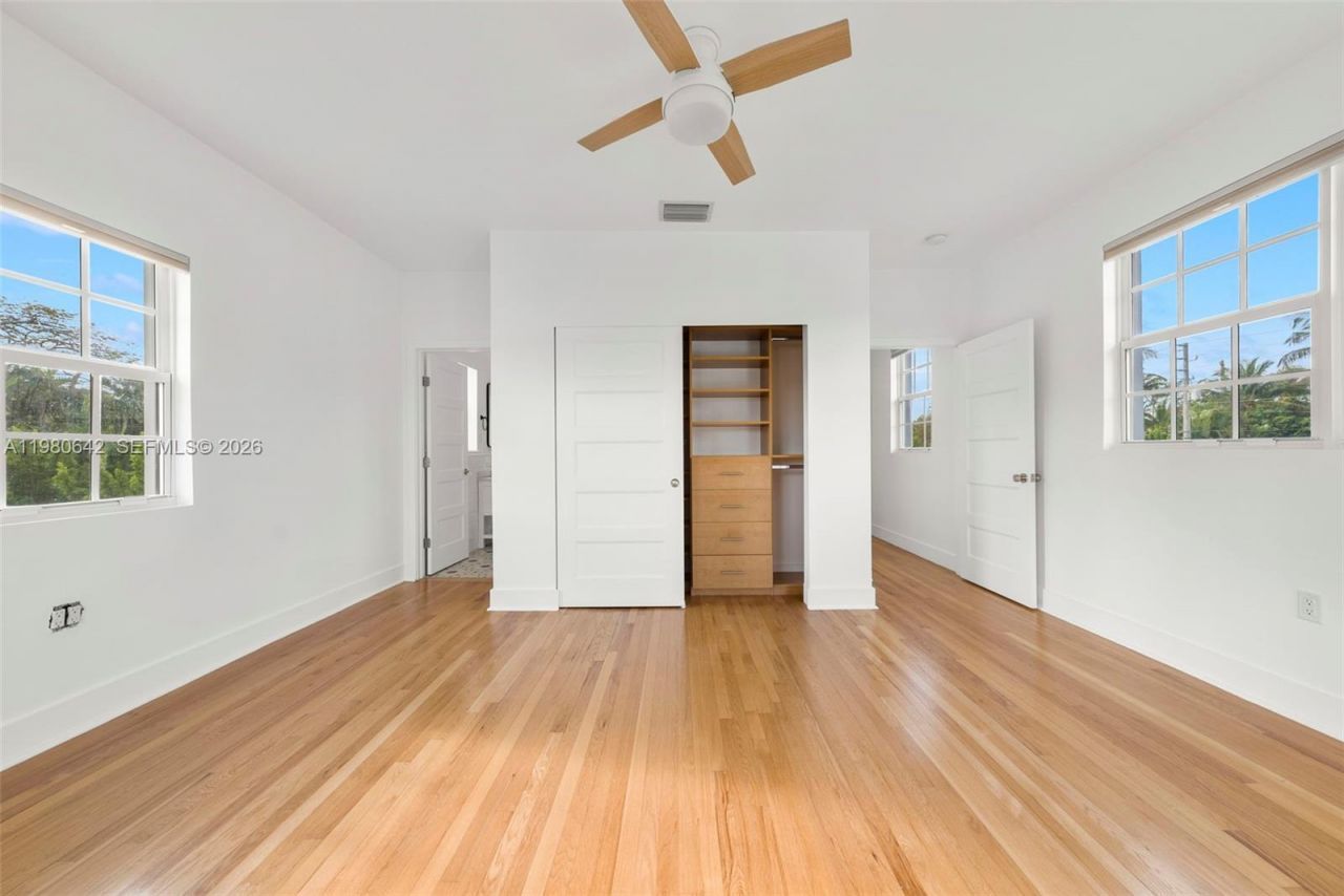 4491 Prairie Ave, Miami Beach, FL 33140 Photo