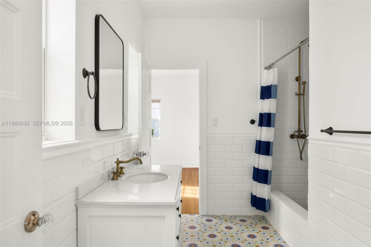 4491 Prairie Ave, Miami Beach, FL 33140 Photo