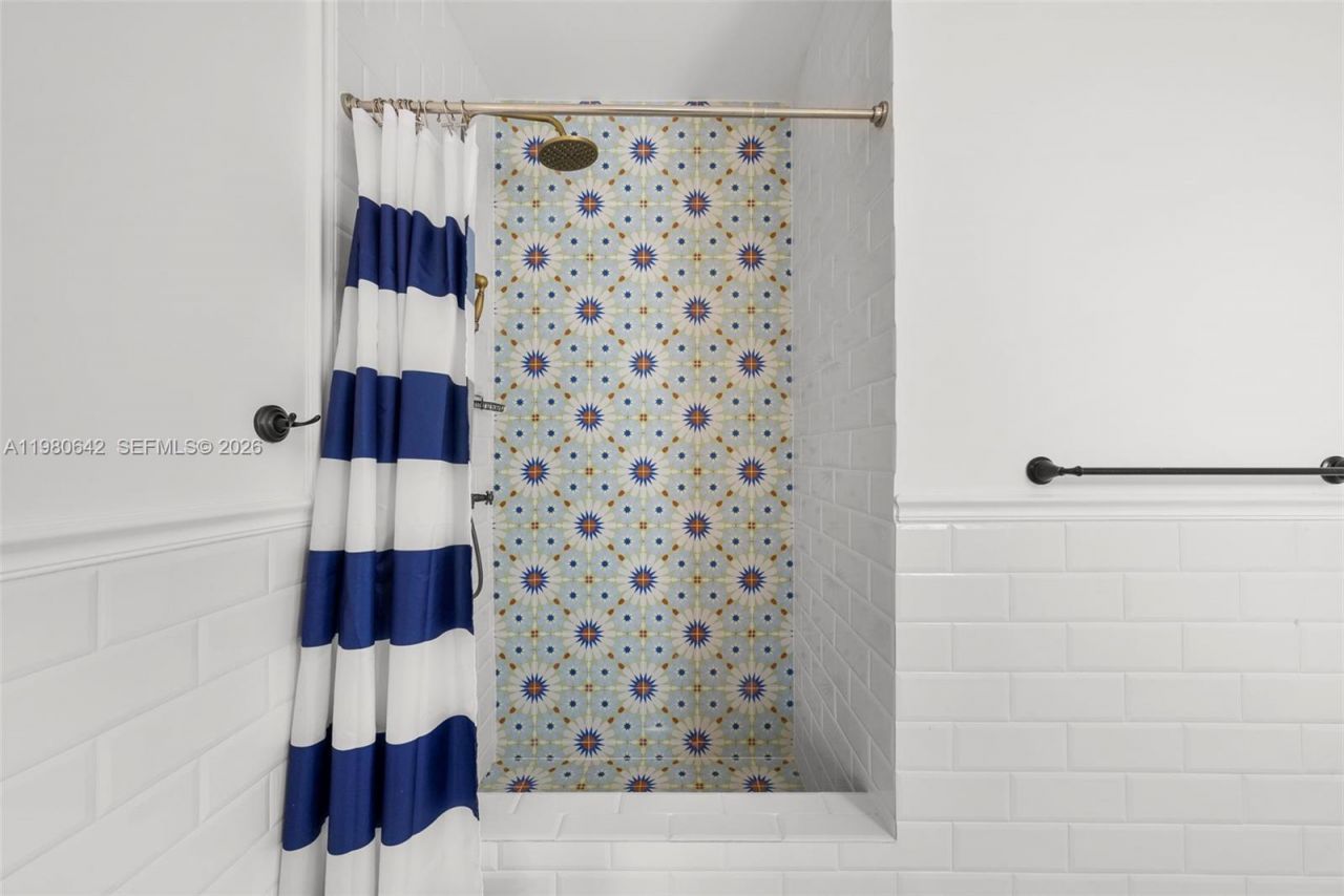 4491 Prairie Ave, Miami Beach, FL 33140 Photo