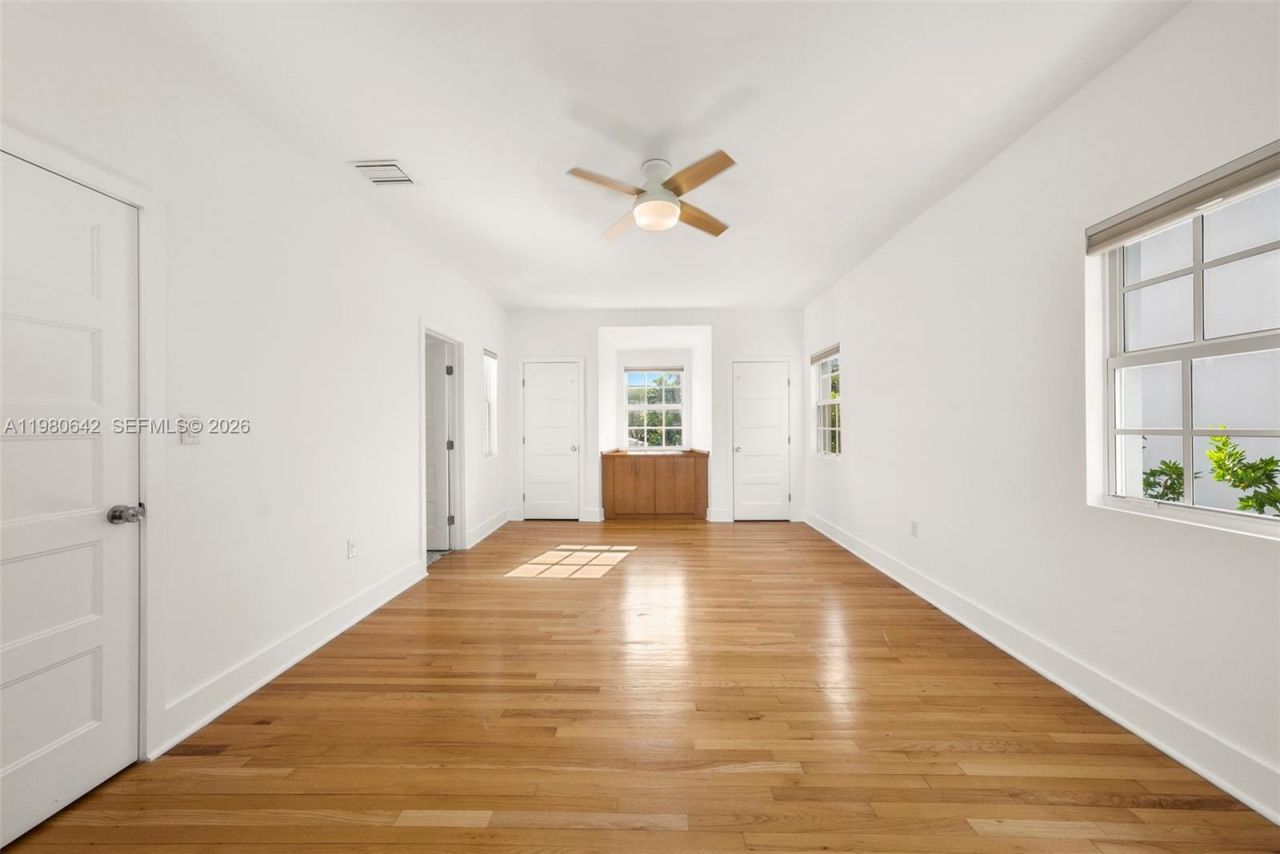 4491 Prairie Ave, Miami Beach, FL 33140 Photo