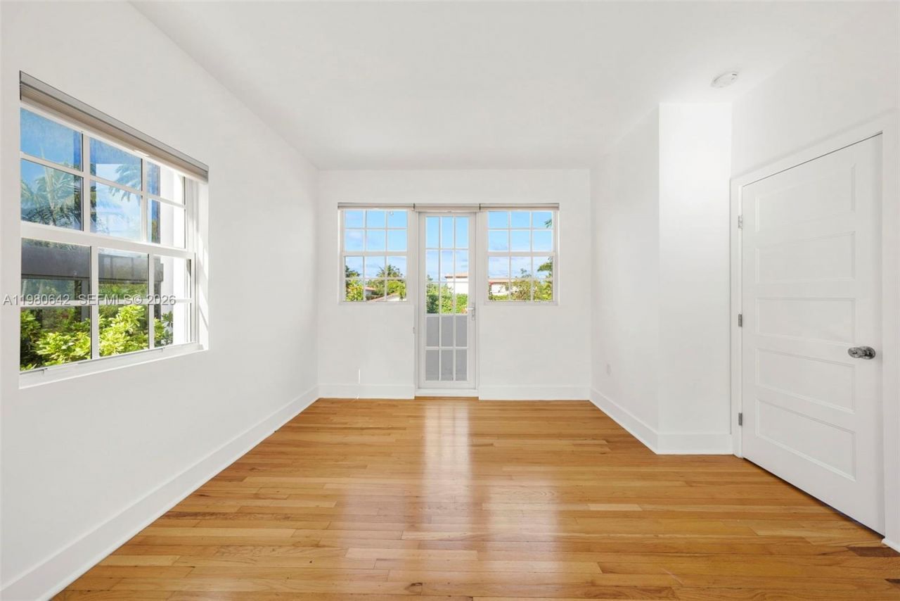 4491 Prairie Ave, Miami Beach, FL 33140 Photo