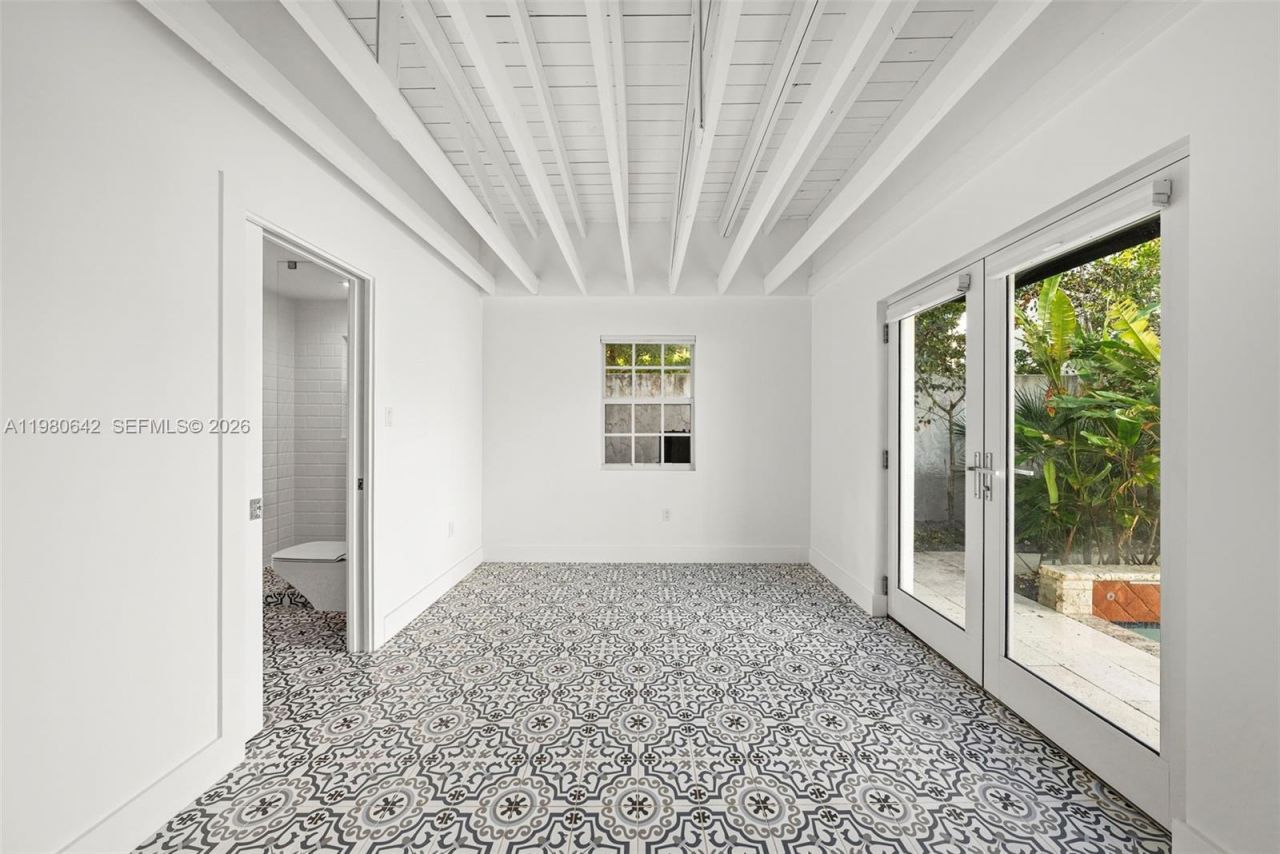 4491 Prairie Ave, Miami Beach, FL 33140 Photo