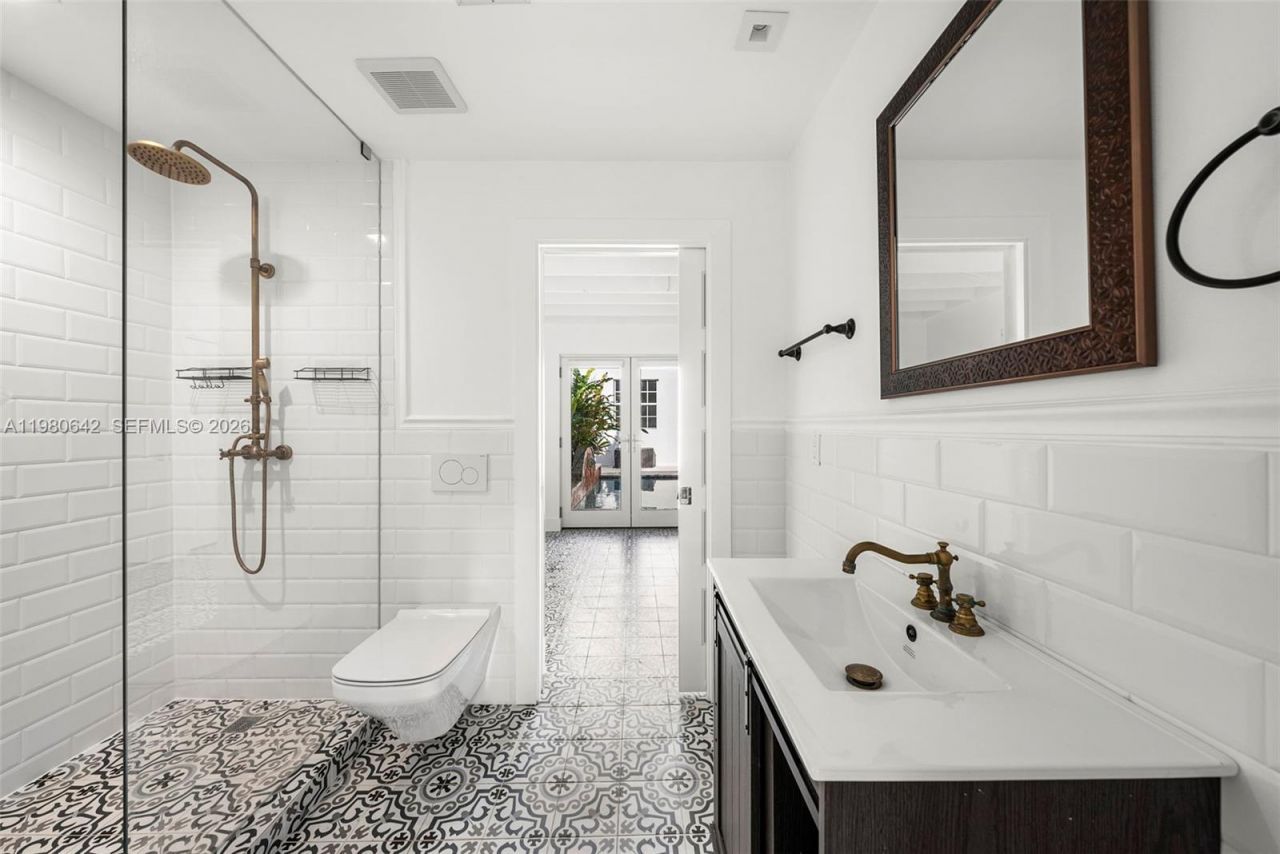 4491 Prairie Ave, Miami Beach, FL 33140 Photo