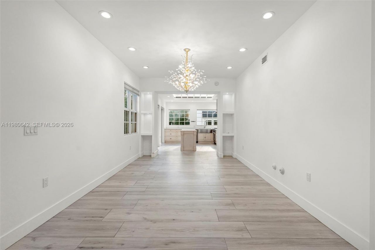 4491 Prairie Ave, Miami Beach, FL 33140 Photo