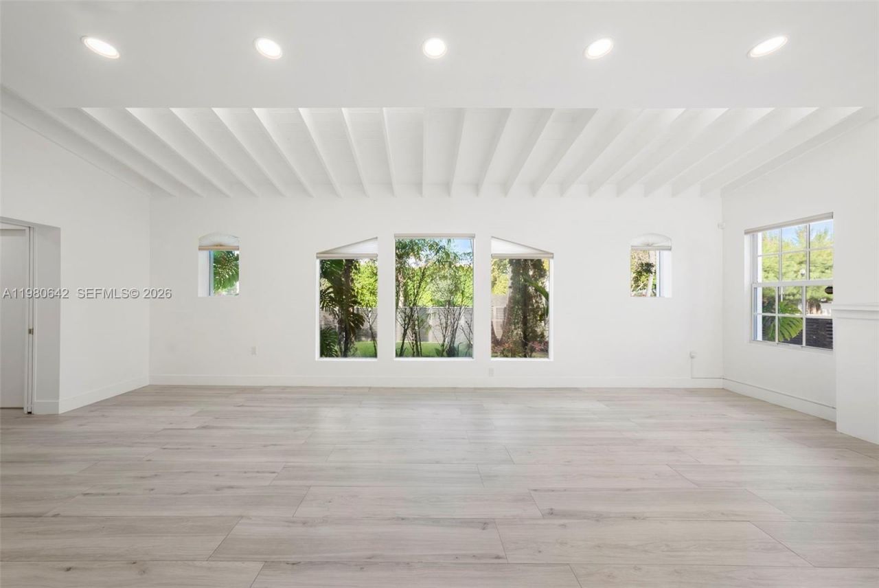 4491 Prairie Ave, Miami Beach, FL 33140 Photo