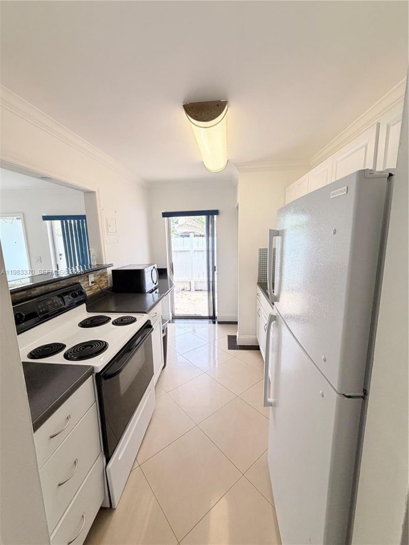 3000 NW 5th Ter , Unit 106, Pompano Beach, FL 33064 Photo