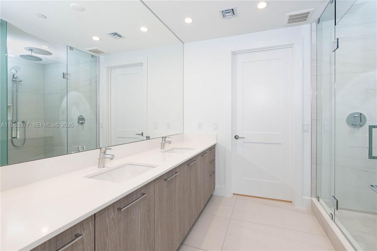 153 N Seabreeze Blvd , Unit 703, Fort Lauderdale, FL 33304 Photo