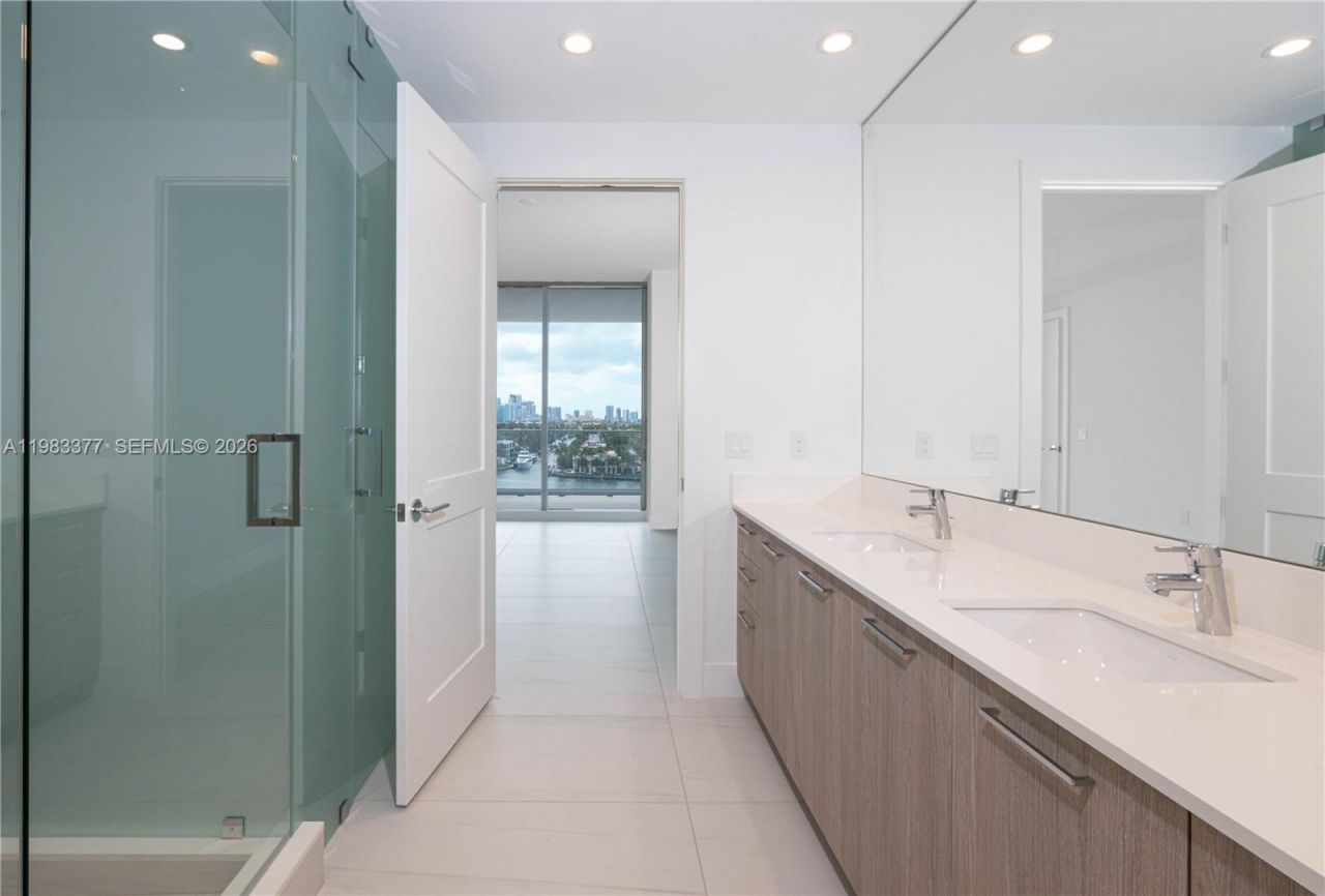 153 N Seabreeze Blvd , Unit 703, Fort Lauderdale, FL 33304 Photo