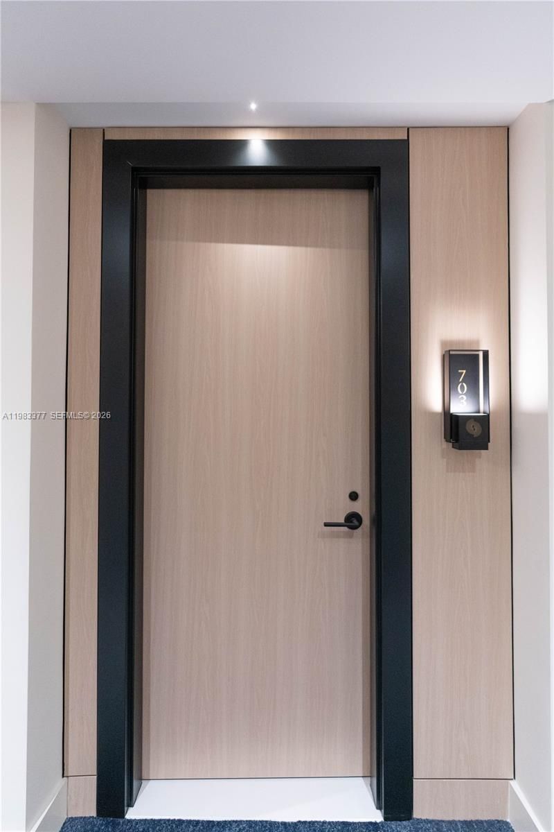 153 N Seabreeze Blvd , Unit 703, Fort Lauderdale, FL 33304 Photo