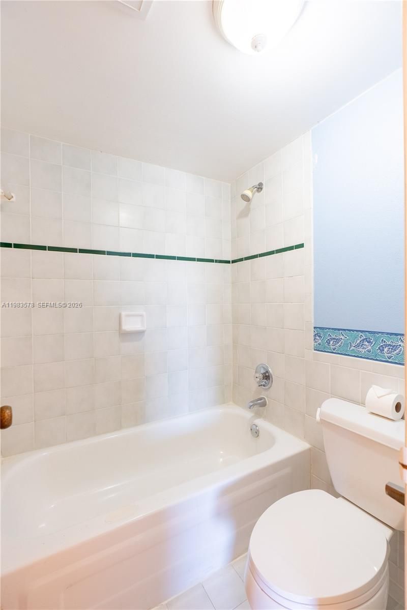 430 Commodore Dr, Unit 314, Plantation, FL 33325 Photo