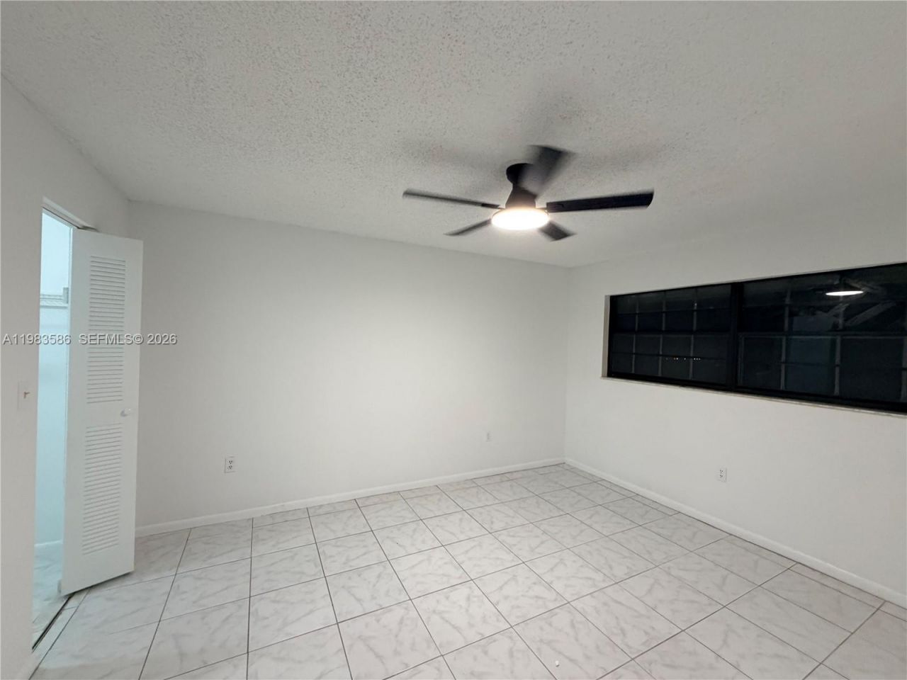 927 NE 199th St, Unit 206, Miami, FL 33179 Photo
