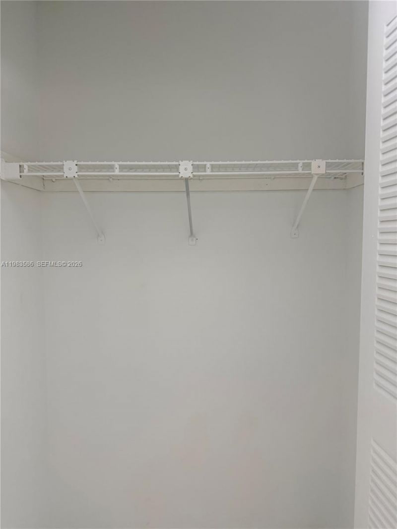 927 NE 199th St, Unit 206, Miami, FL 33179 Photo