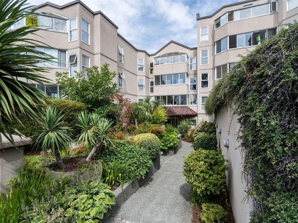 40 Gorge Rd W, Unit 103, Saanich, BC V9A 1L8