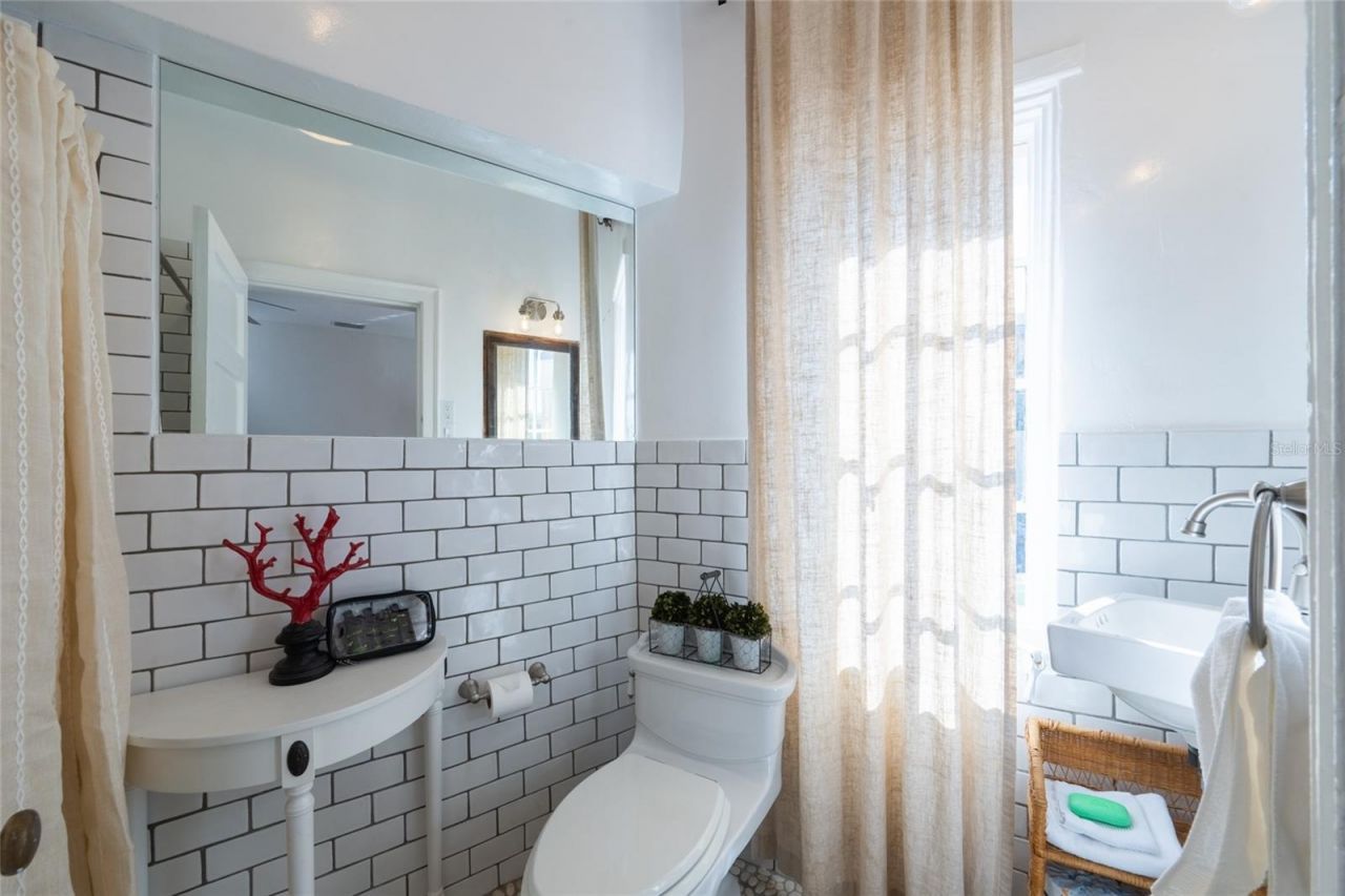 530 S Orange Avenue , Sarasota, FL 34236 Photo