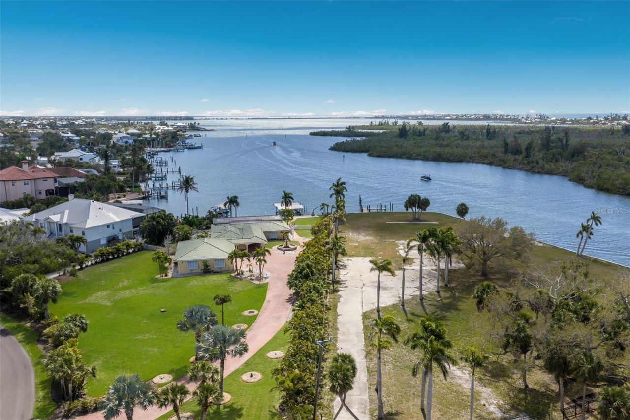 90 Buccaneer Bend, Placida, FL 33946 Photo