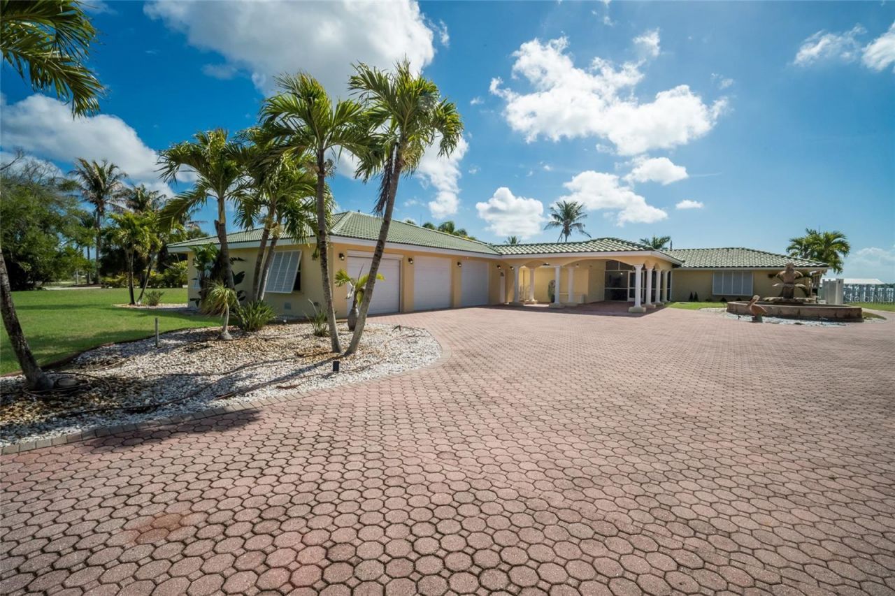 90 Buccaneer Bend, Placida, FL 33946 Photo