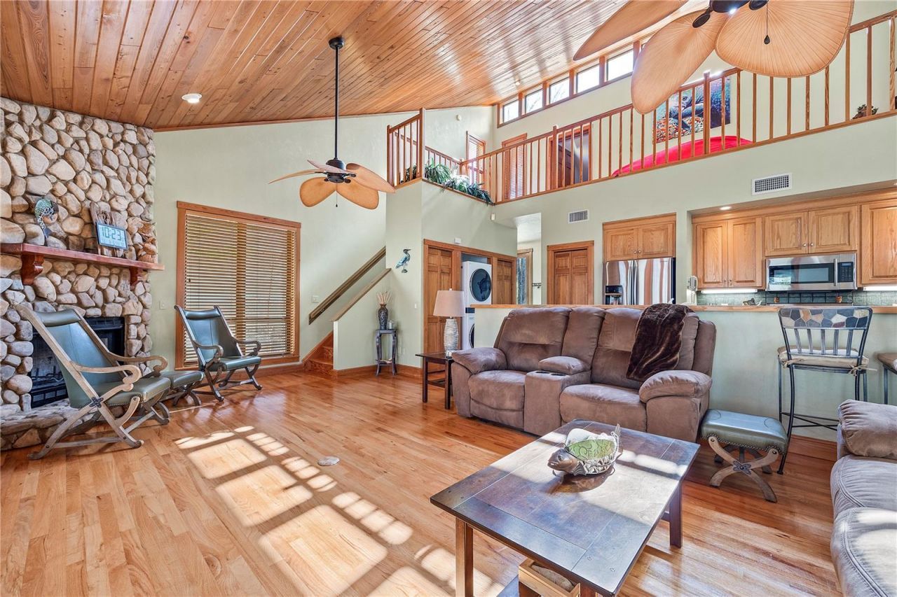 1376 Riverside Avenue , Fort White, FL 32038 Photo