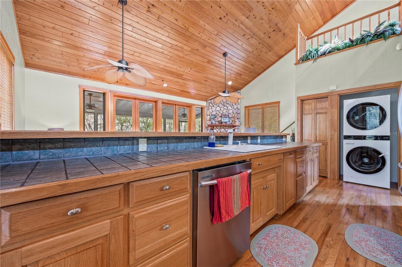 1376 Riverside Avenue , Fort White, FL 32038 Photo