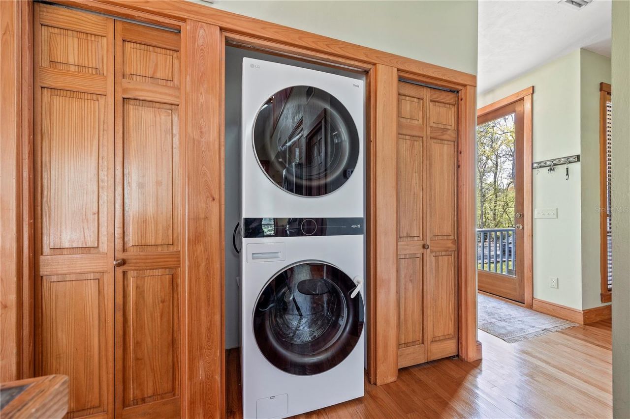 1376 Riverside Avenue , Fort White, FL 32038 Photo