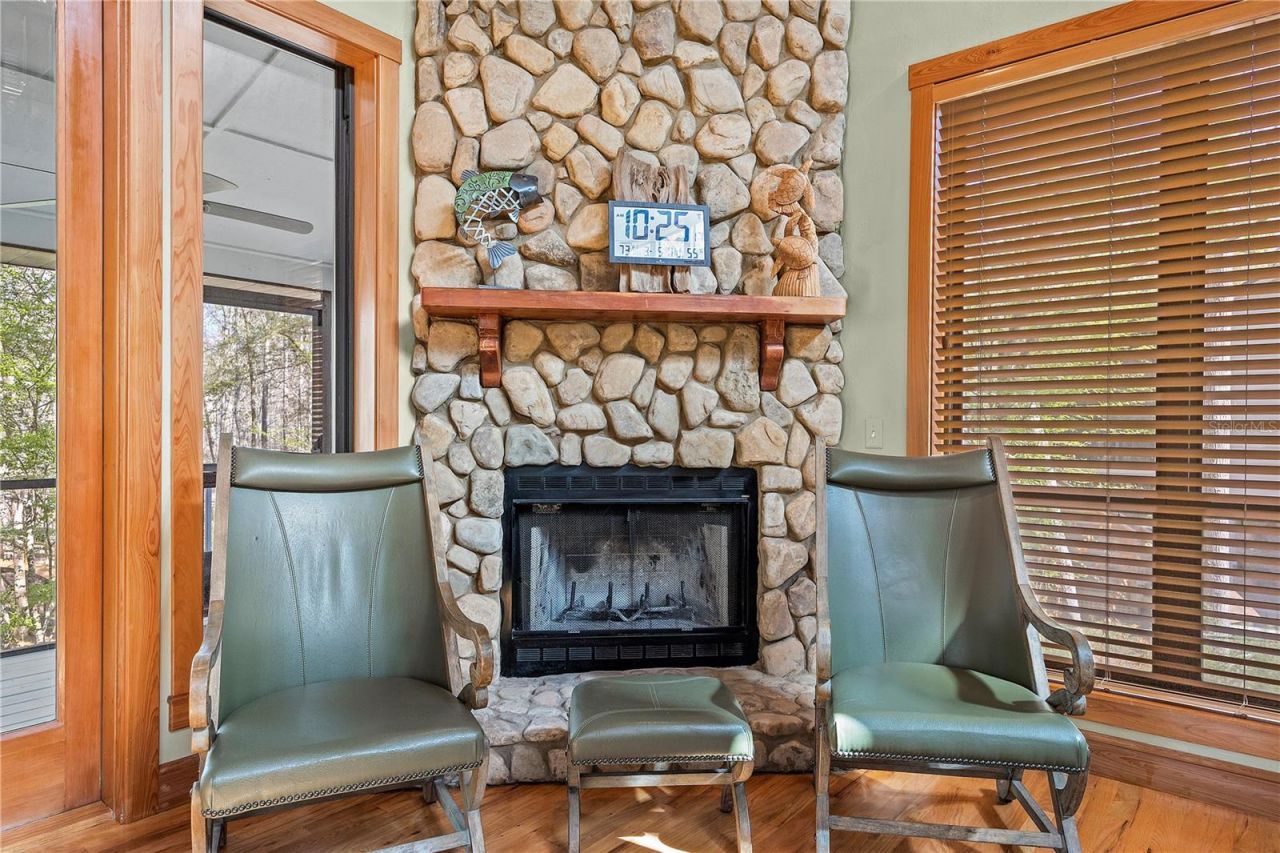 1376 Riverside Avenue , Fort White, FL 32038 Photo