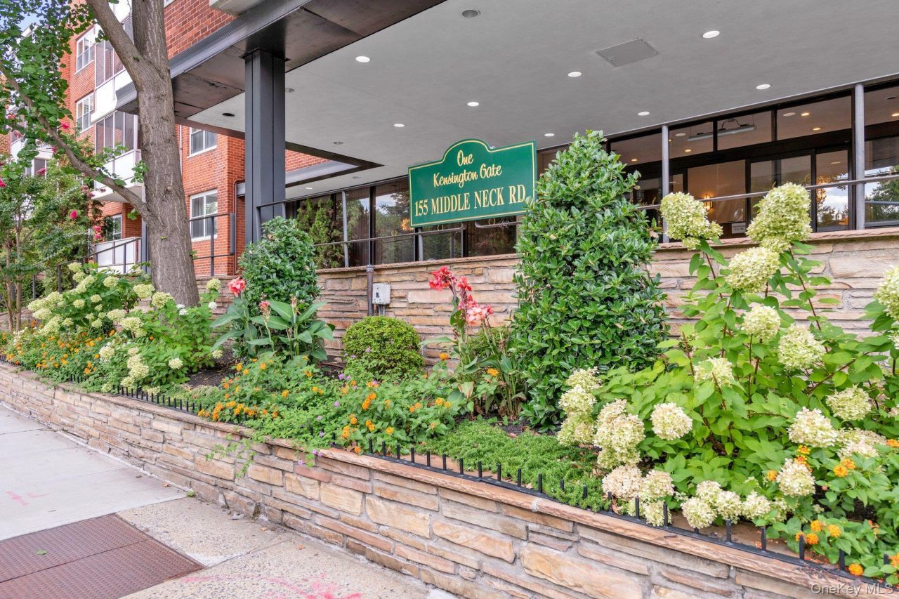 1 Kensington Gate, Unit PH 11, Great Neck, NY 11021 Main Photo