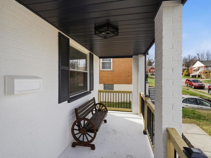 5869 Weston Court, Green Township, OH 45248 Photo 4