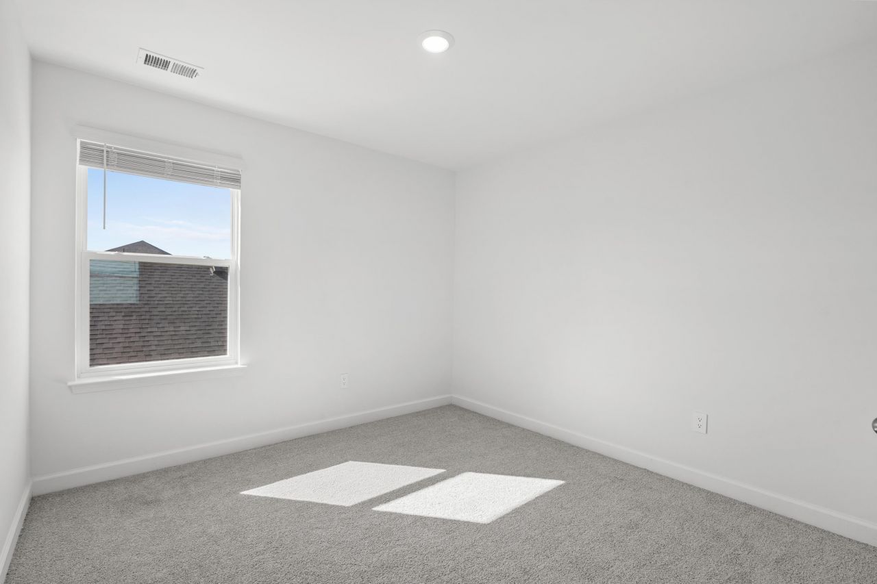 1021 Lauryn Oak Loop Photo 12