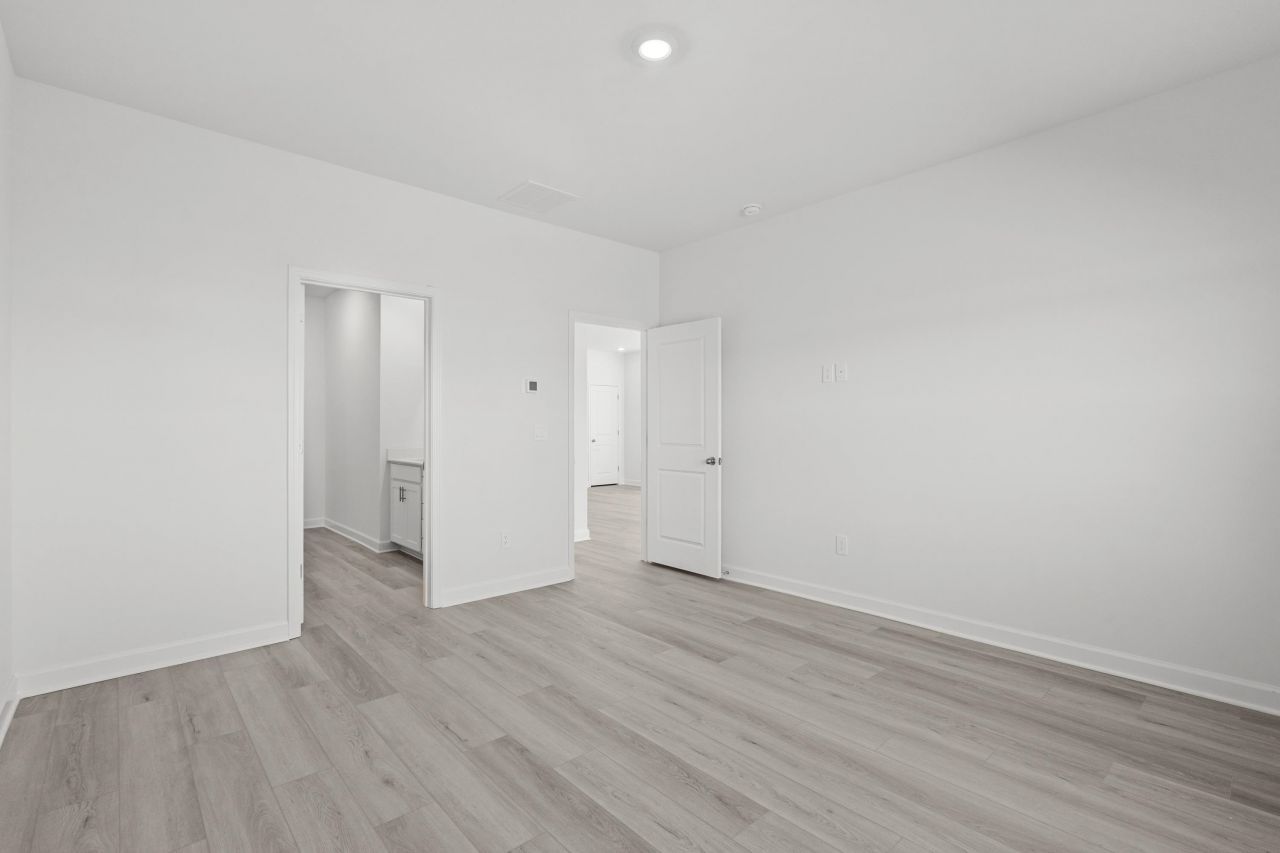 1021 Lauryn Oak Loop Photo 9