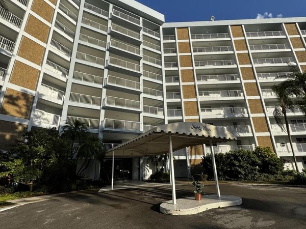2940 N Course Drive, Unit 607, Pompano Beach, FL 33069